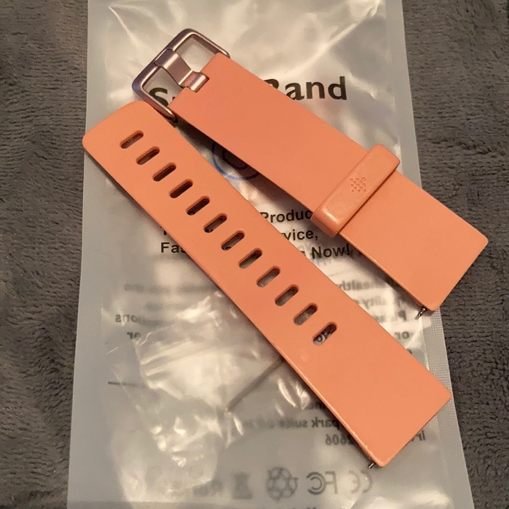 FitBit Versa bands - Picture 3 of 4